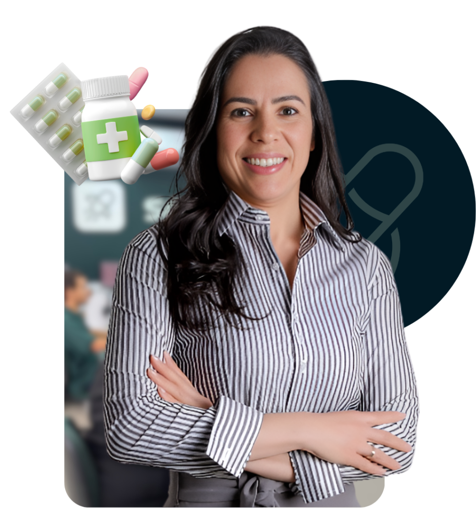 Mulher com braços cruzados com a logo da solufarma atras.